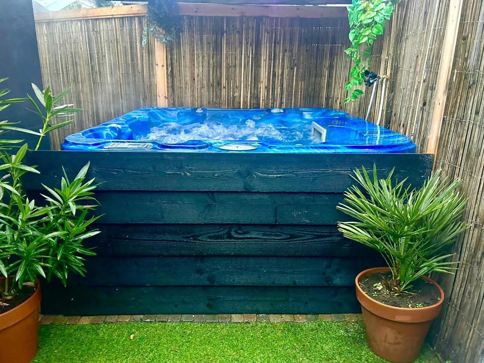 Jungle Style Lodge With Jacuzzi ,Sauna And Garden Near Amsterdam Vijfhuizen Luaran gambar
