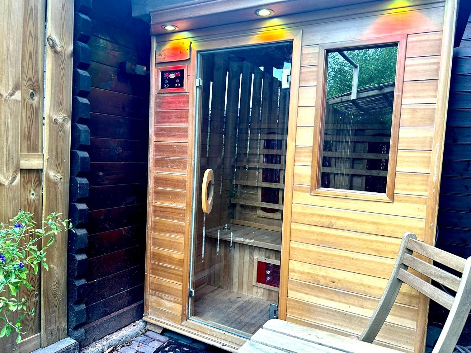 Jungle Style Lodge With Jacuzzi ,Sauna And Garden Near Amsterdam Vijfhuizen Luaran gambar
